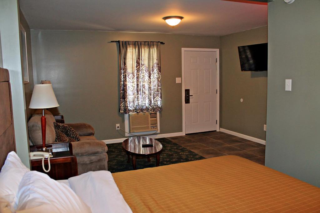 Jefferson Inn And Suites ภายนอก รูปภาพ