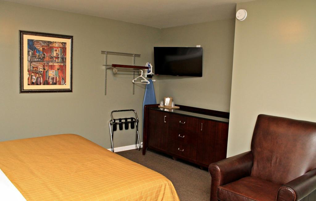 Jefferson Inn And Suites ภายนอก รูปภาพ