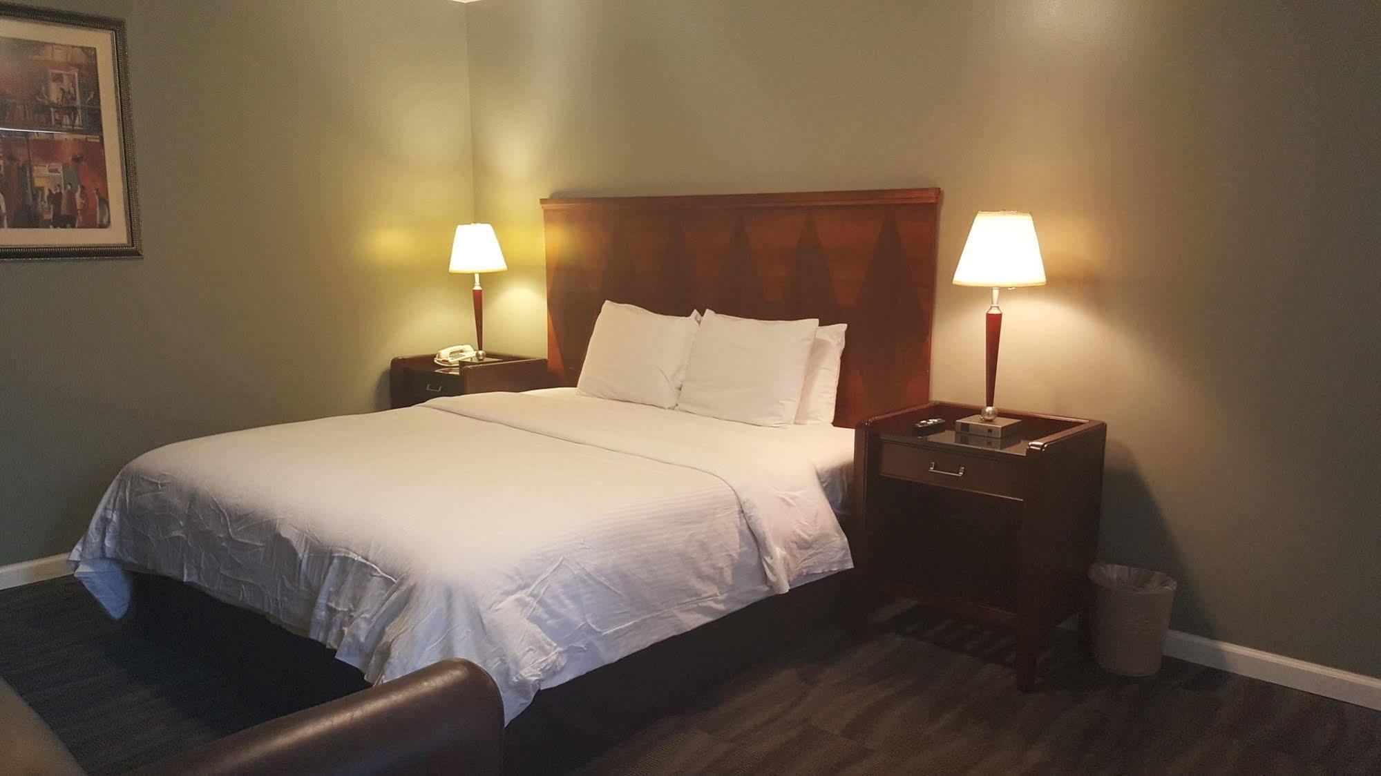 Jefferson Inn And Suites ภายนอก รูปภาพ